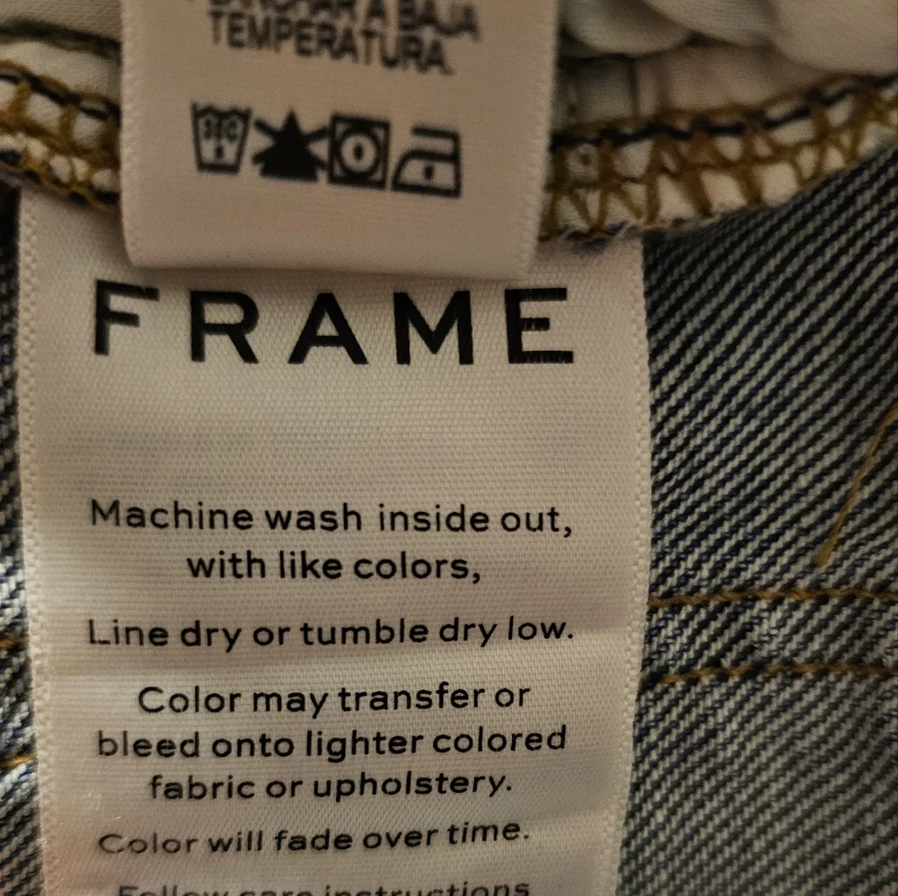 Frame Le Nouveau Straight Jeans with Raw Edge Slit Size 31 NWT